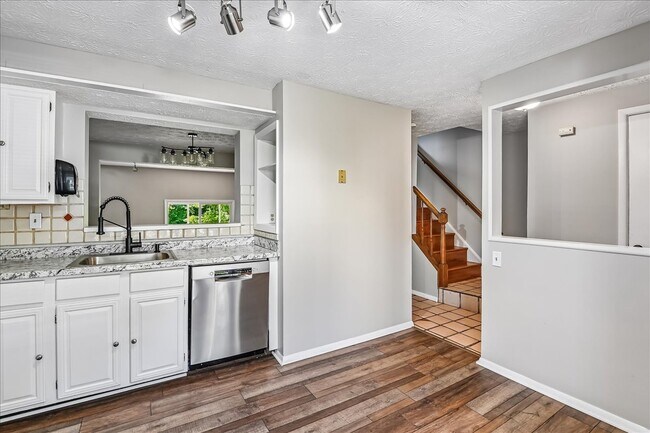 Building Photo - 8346 Sperry Ct