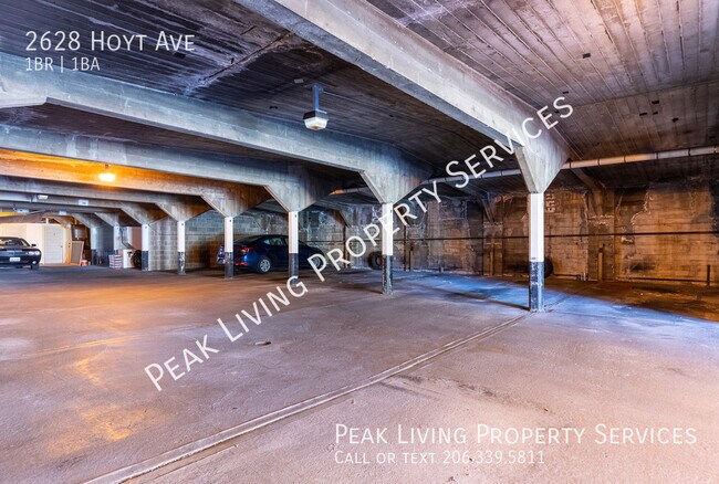 Building Photo - Bayside Collection - Spacious 1bd 1ba in D...