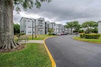 Building Photo - 2550 N Alafaya Trail