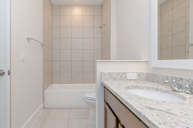 Building Photo - 924 Grand Wildmere Cove