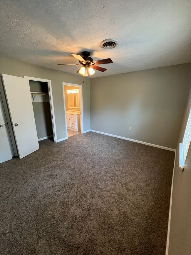 Building Photo - 1755-1757 Cedar Shoals Dr