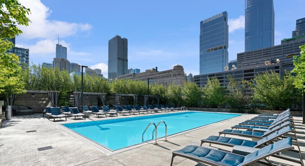 Building Photo - 354 W Hubbard St