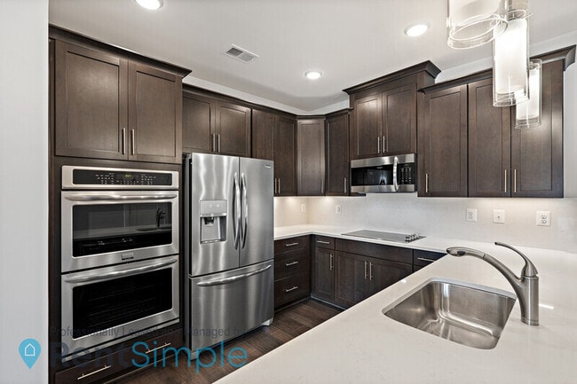 Building Photo - 44798 Tiverton Sq
