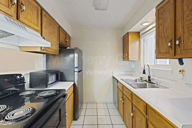 Building Photo - 2228 S Jasper Way