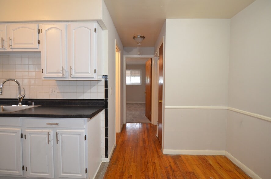 Building Photo - 6420 Fairhurst Ave