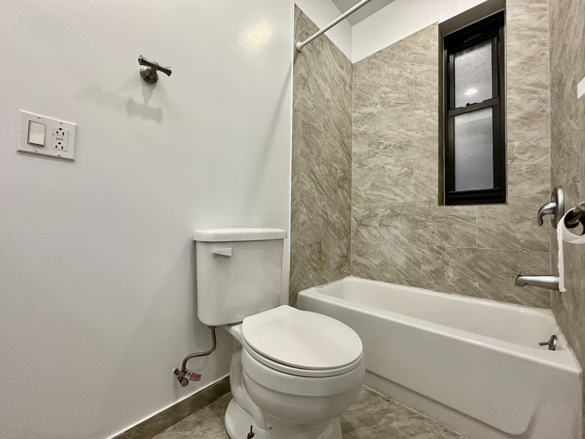 Building Photo - 401 E 68th St