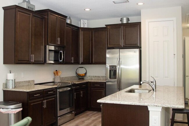 Building Photo - 12601 57th Rd N