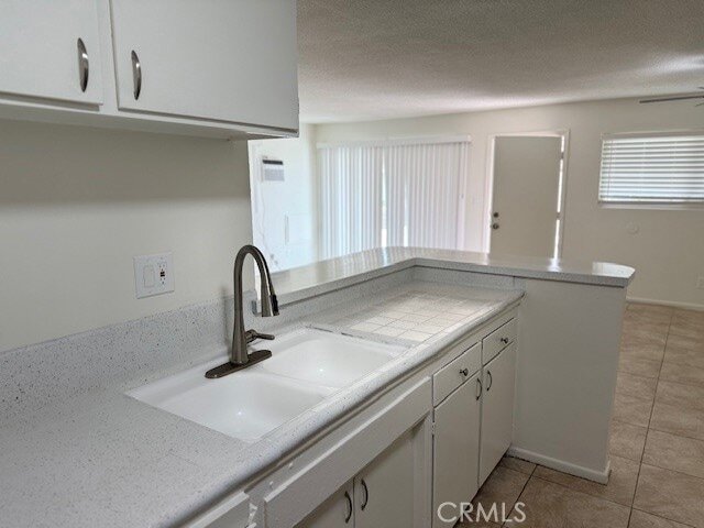 Building Photo - 685 E Vista Chino