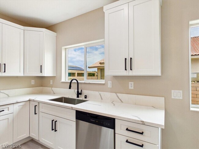 Building Photo - 1740 Jerome Ln