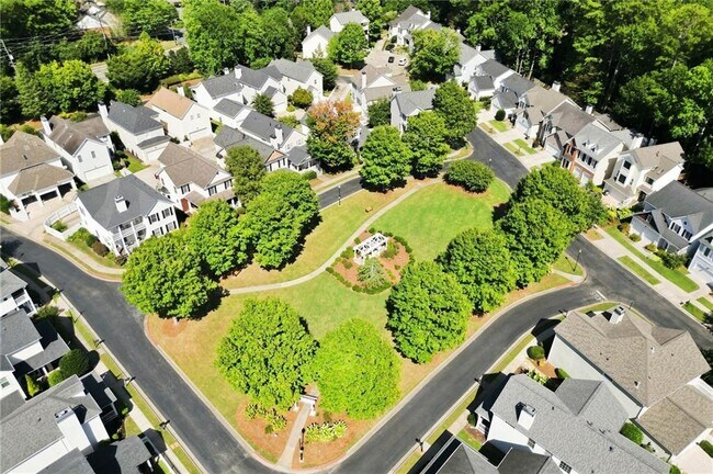 Building Photo - 726 Gardenside Cir SE