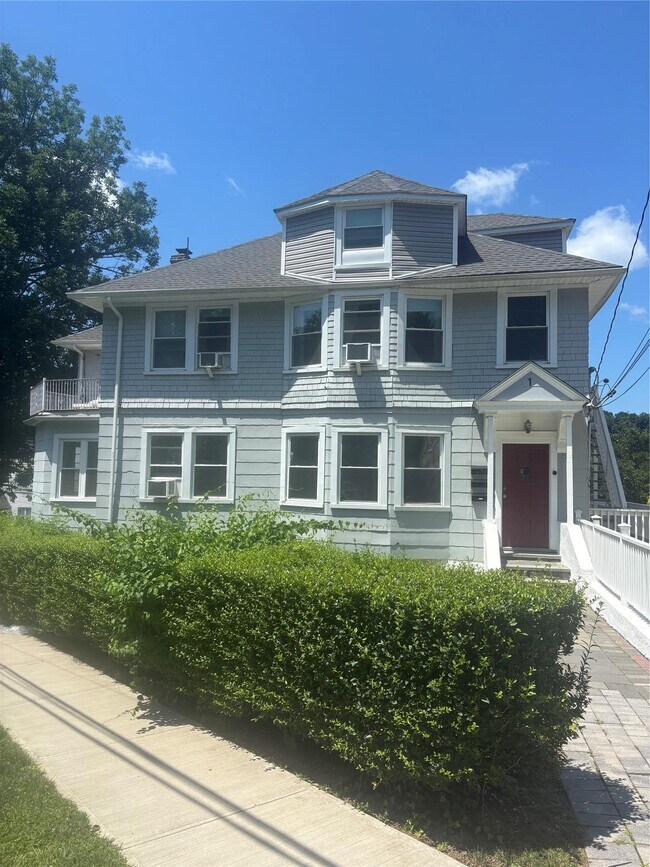 Primary Photo - 174 Sedgwick Ave