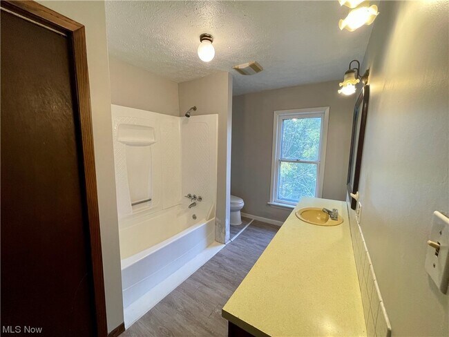 Building Photo - 2286 11th St SW