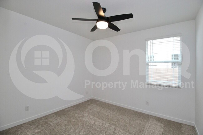 Building Photo - 23097 E Saddle Way