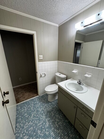 Jack & Jill Bathroom Pt 2 - 117 Steed Rd