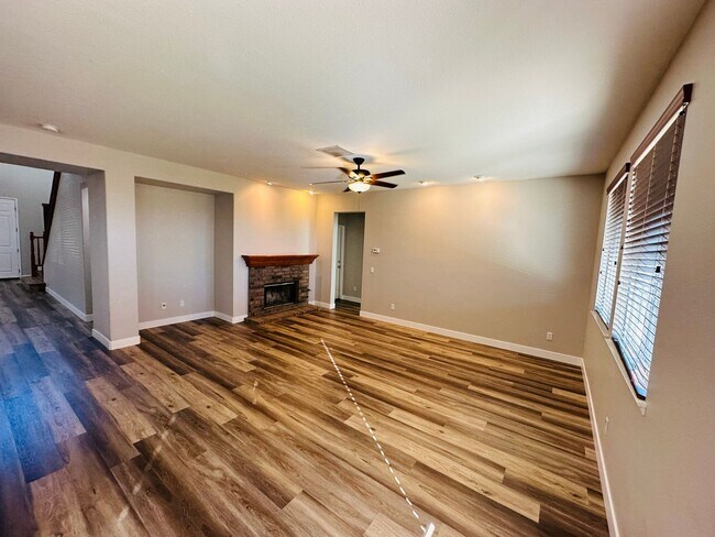 Building Photo - Oversized 5 bedroom Copper Canyon Murrieta...