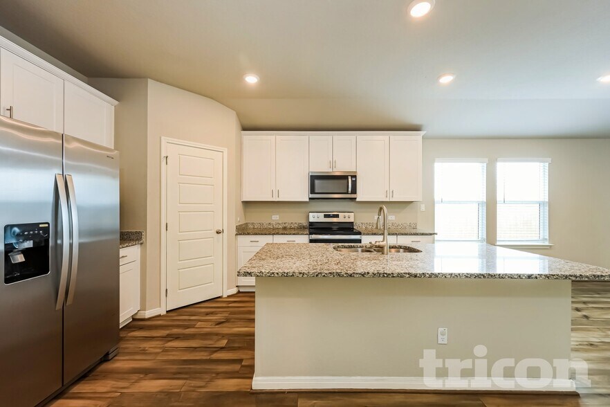 Building Photo - 5919 Noah Pl