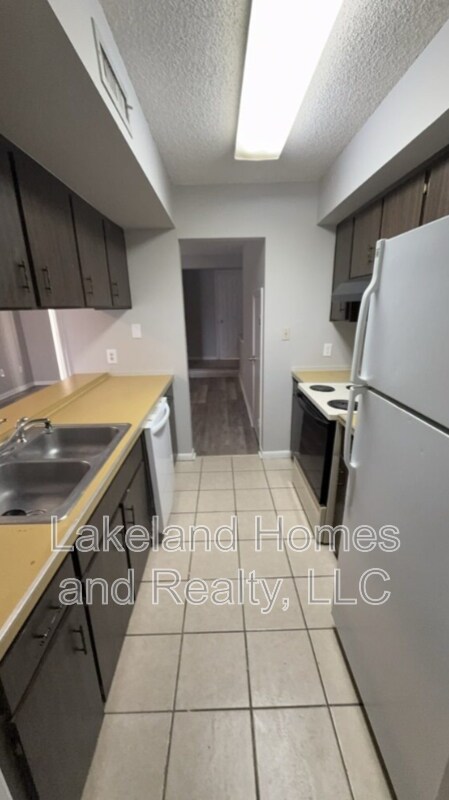 Building Photo - 2726 S San Gully Rd