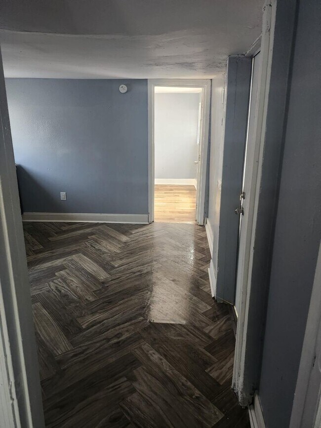 Building Photo - 1707 Reynolds Rd