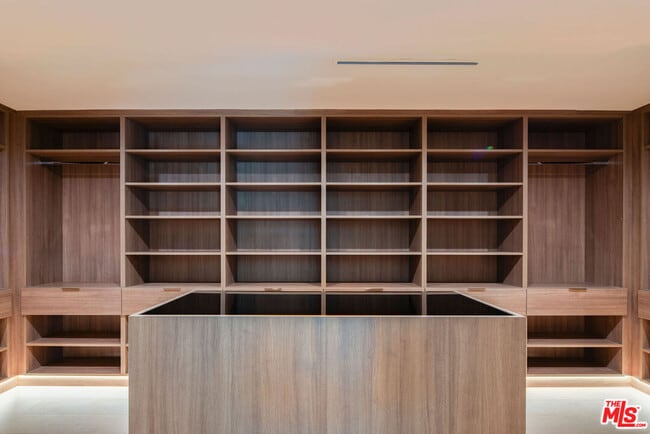 Building Photo - 500 Ocampo Dr