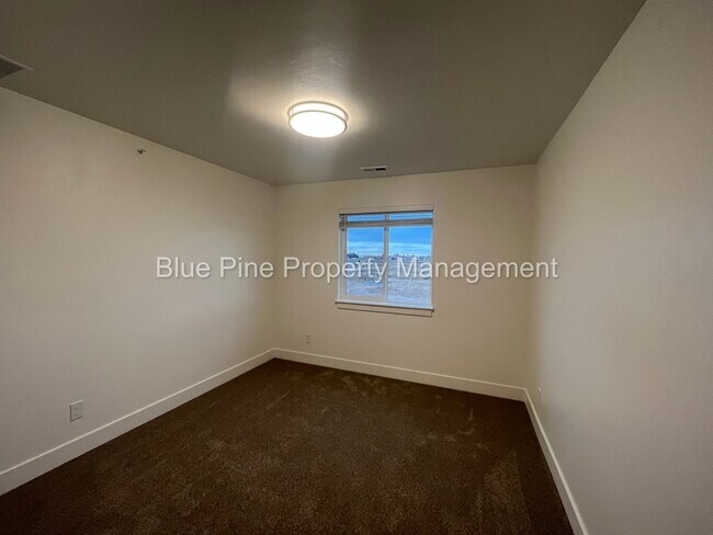 Building Photo - 6322 N Freedom Rd