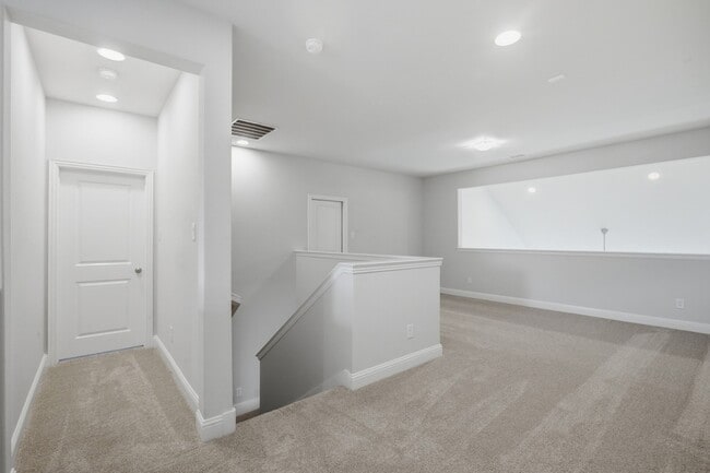 Building Photo - 1224 Redcoat Dr