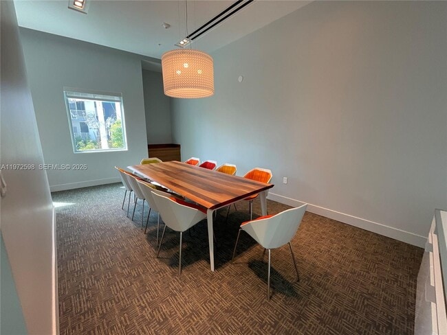 Building Photo - 1600 SW 1st Ave