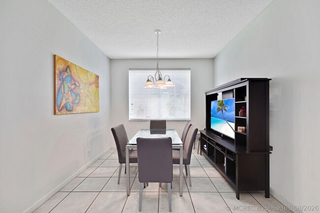 Building Photo - 1457 Banyan Way