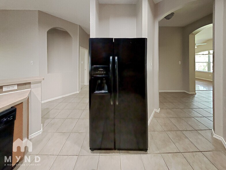 Building Photo - 1002 Camp Verde Dr