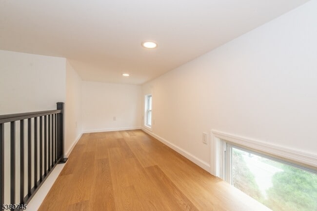 Building Photo - 73 Clinton Pl