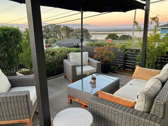 Building Photo - 705 Center Ct