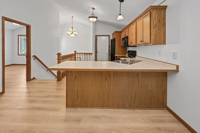 Building Photo - 6030 Boulder Ridge Dr