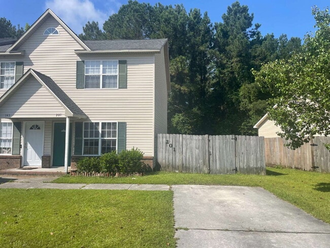 Building Photo - Two Bedroom, 1.5 Bath Townhome-201 Mesa Ln.