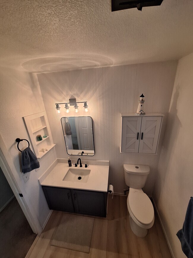 Building Photo - 7701 Donald Nelson Ave