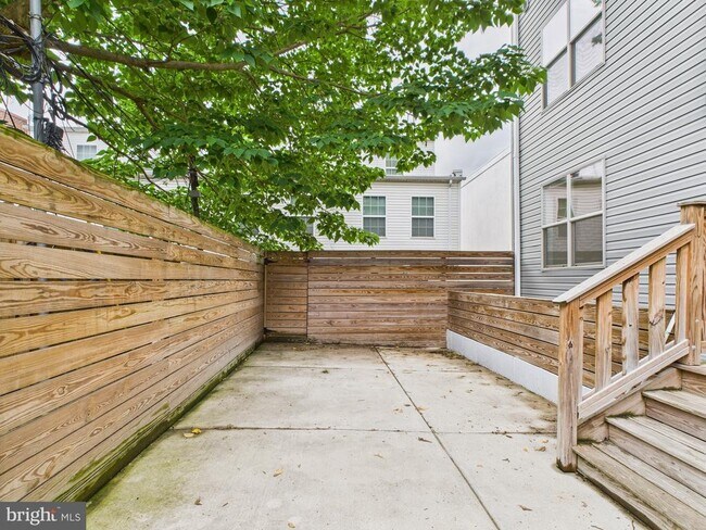 Building Photo - 2646 Manton St