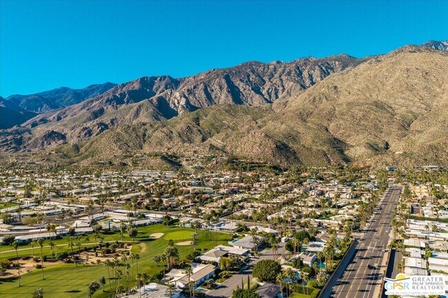 Building Photo - 605 E Sierra Way