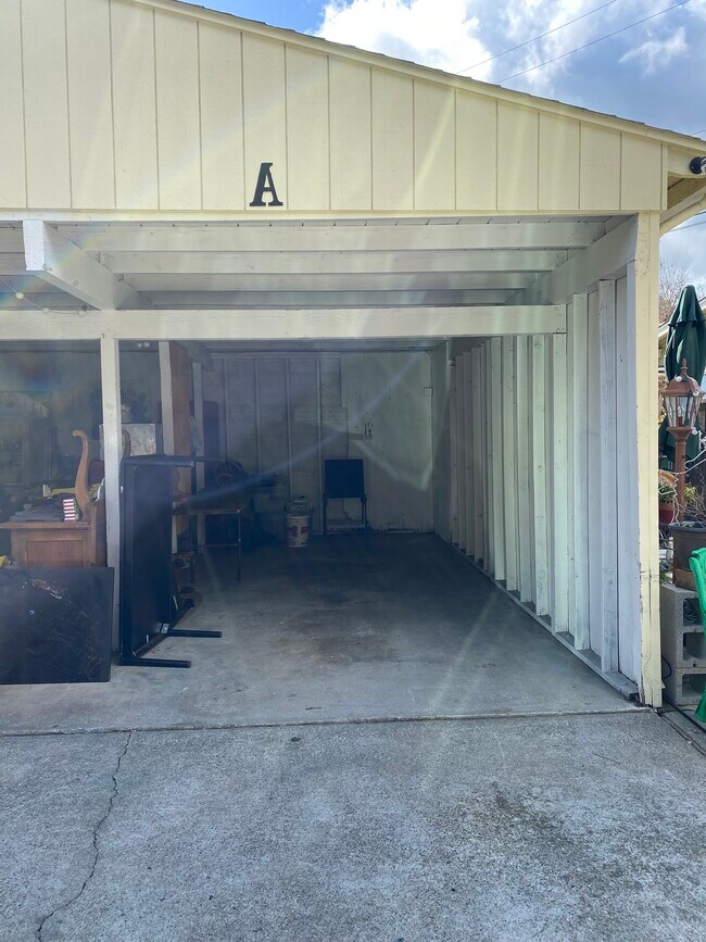 Building Photo - 125 El Toro Ct