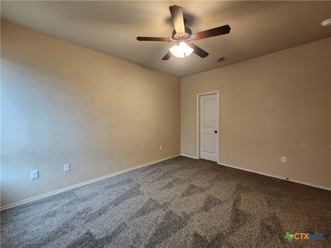 Building Photo - 712 Creekside Cir