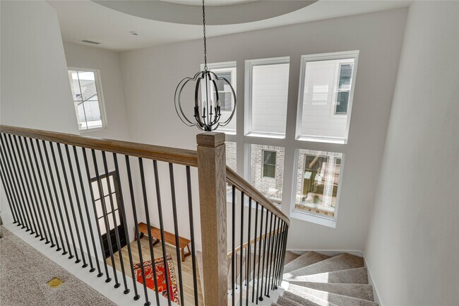 Building Photo - 617 Buckaroo Dr