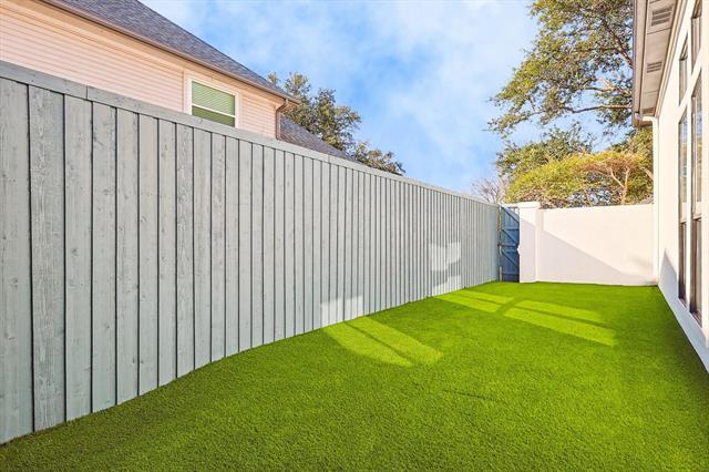 Building Photo - 18716 Thorntree Ln