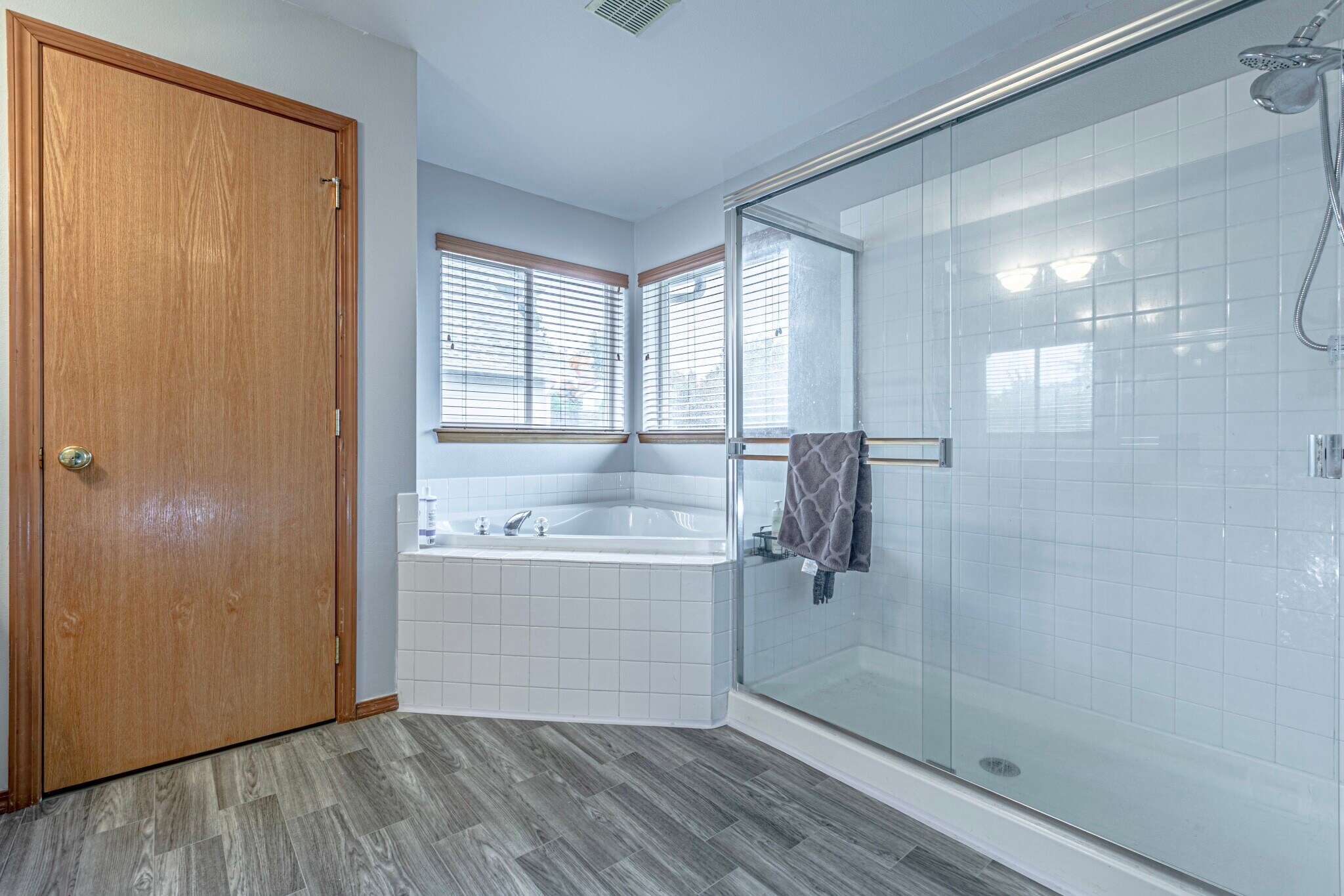 Building Photo - 4601 Nassau Ave NE