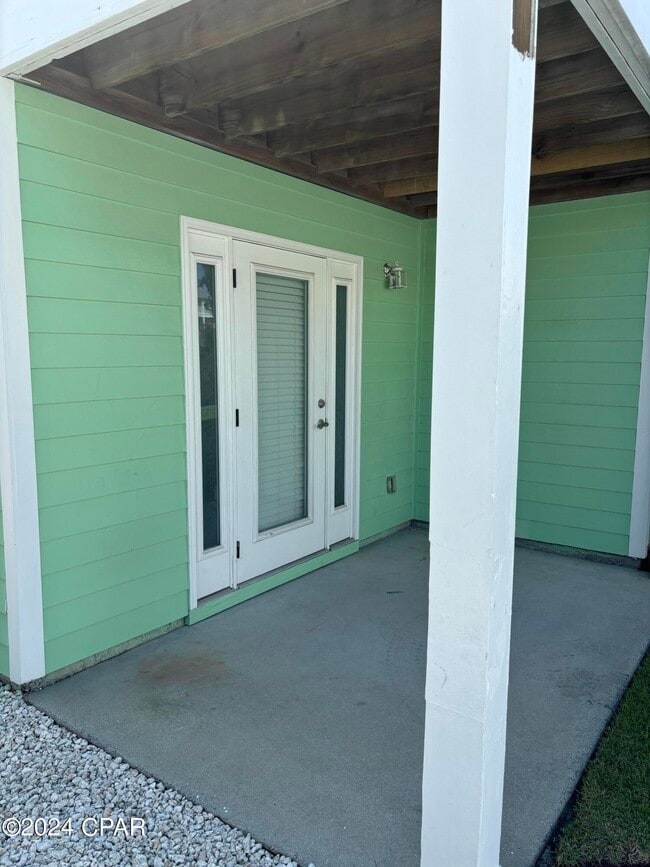 Building Photo - 6722 Thomas Dr