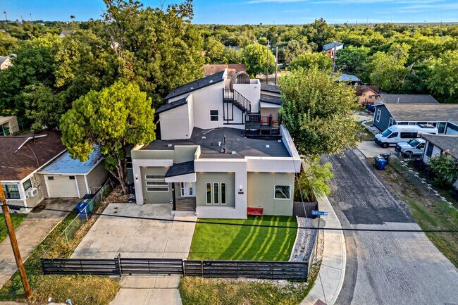 Building Photo - 219 Utah St