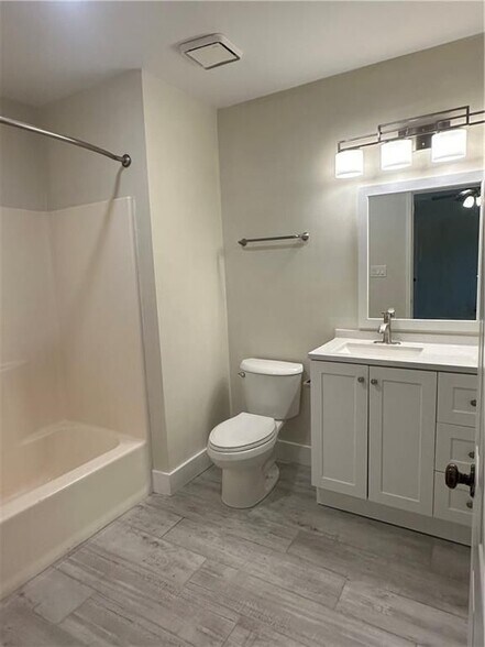 Building Photo - 3155 Cape Cir