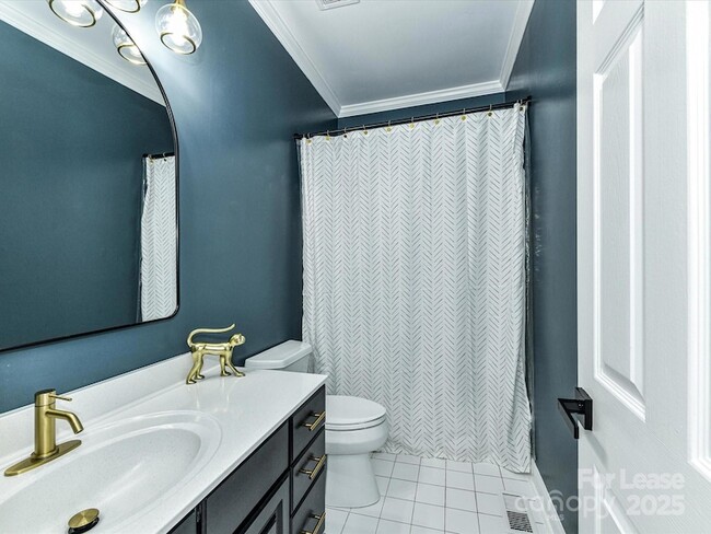 Building Photo - 6915 Pleasant Dr