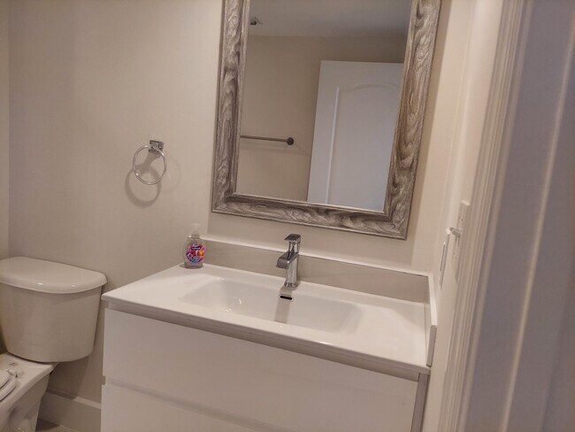 Building Photo - 110 N Federal Hwy