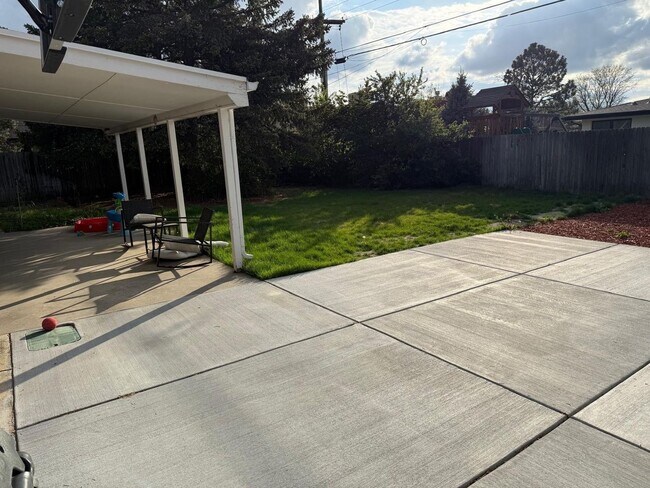 Building Photo - Spacious 5BR House in Denver