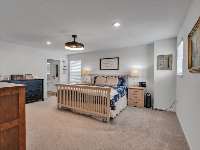 Building Photo - 25623 Balsamroot Dr