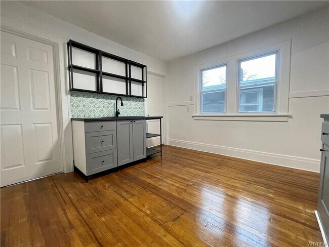 Building Photo - 434 23rd St