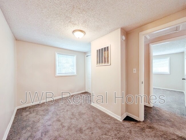 Building Photo - 8740 Free Ave