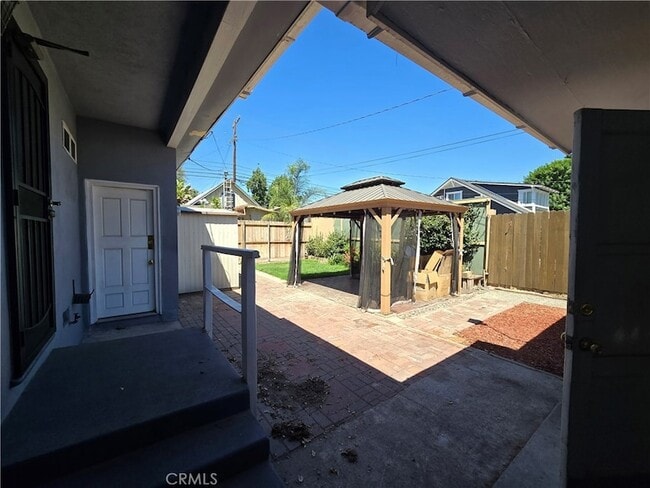 Building Photo - 412 N Cherry Ave